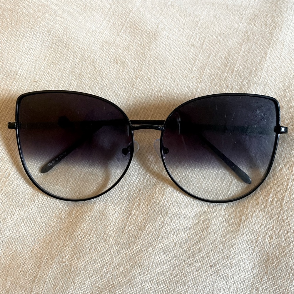 Ombré black sunglasses
